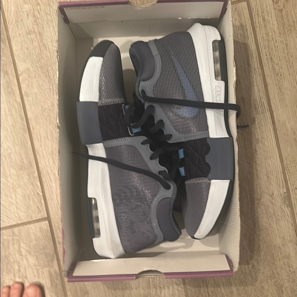 Nike Black and Blue LeBron Witness high Top Sneakers - Picture 4 of 4